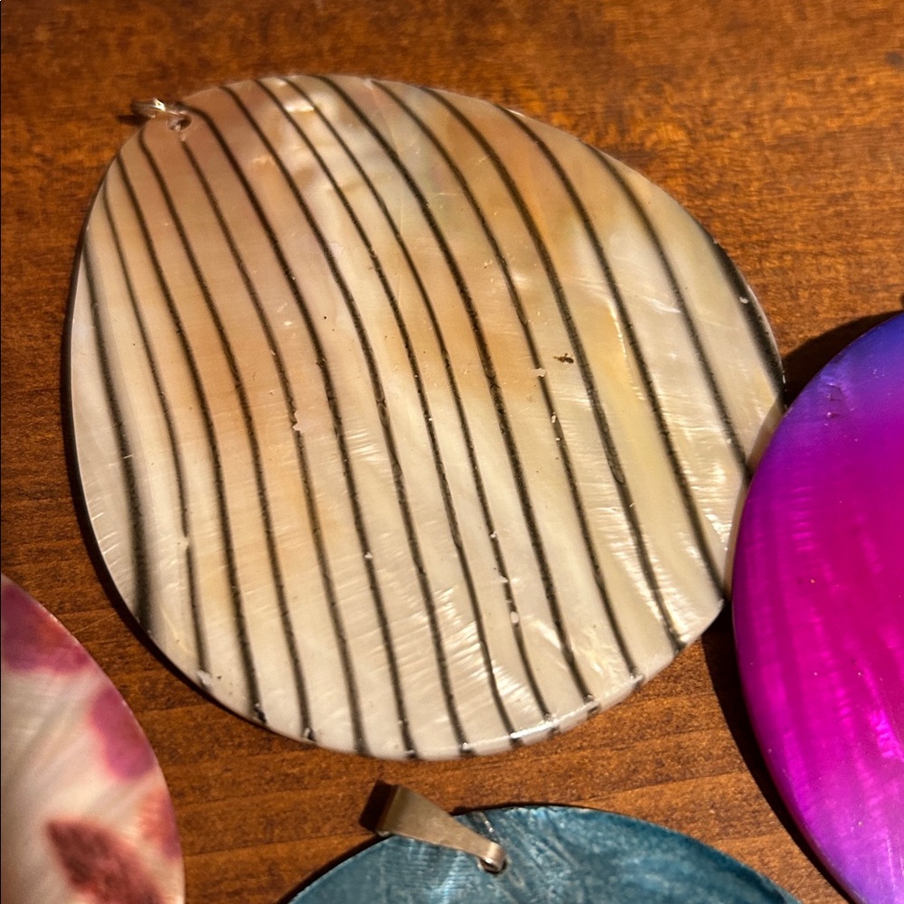 Colorful Shell Pendant Set - Picture 3 of 5